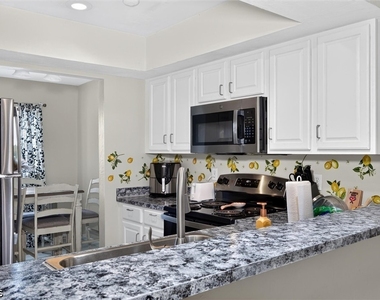 2221 E 5th Street - Photo Thumbnail 10