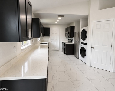 26825 St Thomas Drive - Photo Thumbnail 7