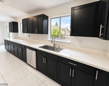 26825 St Thomas Drive - Photo Thumbnail 9