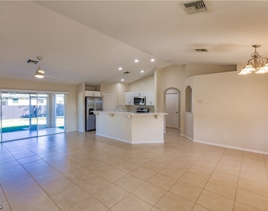 2809 Nw 12th Lane - Photo Thumbnail 6