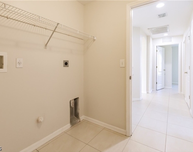 2809 Nw 12th Lane - Photo Thumbnail 31