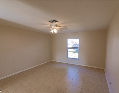 2809 Nw 12th Lane - Photo Thumbnail 13