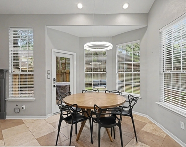 22 S Bristol Oak Circle - Photo Thumbnail 22