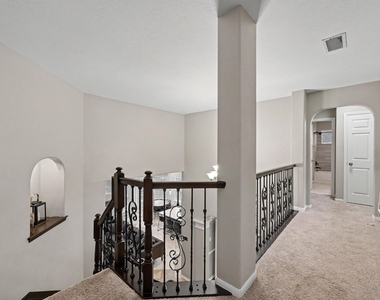 22 S Bristol Oak Circle - Photo Thumbnail 32