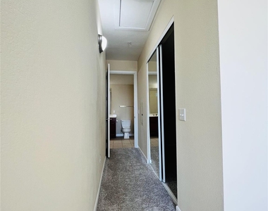 7575 Kirby Drive - Photo Thumbnail 7