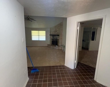 14834 Keelby Drive - Photo Thumbnail 8