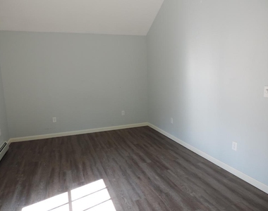 93 Brentwood - Photo Thumbnail 5