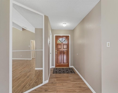 19511 Westhaven Drive - Photo Thumbnail 5