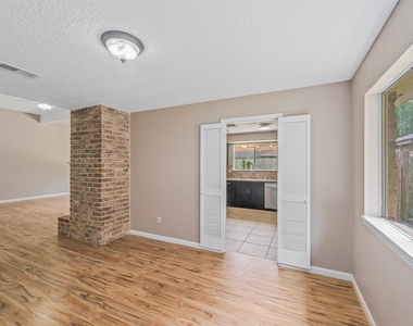 19511 Westhaven Drive - Photo Thumbnail 12