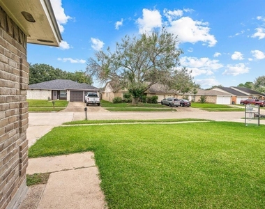 19511 Westhaven Drive - Photo Thumbnail 3