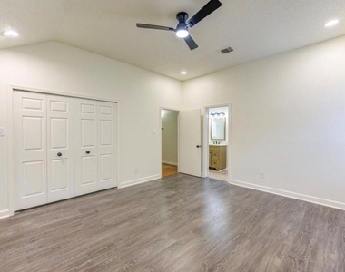 16830 Scenic Gardens Drive - Photo Thumbnail 34