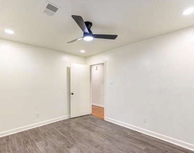 16830 Scenic Gardens Drive - Photo Thumbnail 24