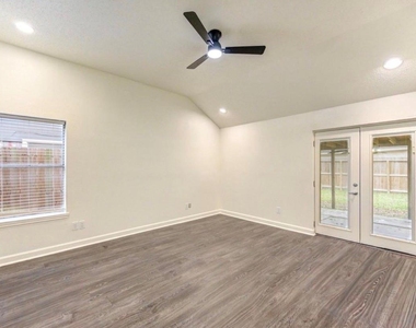 16830 Scenic Gardens Drive - Photo Thumbnail 32