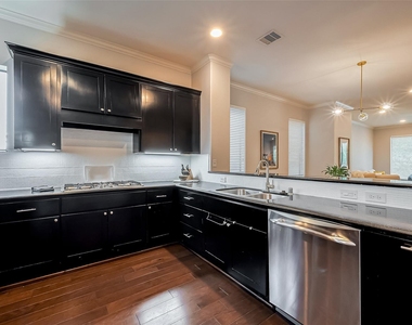 2808 St Emanuel Street - Photo Thumbnail 11