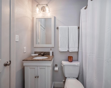 2808 St Emanuel Street - Photo Thumbnail 5