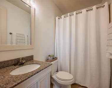 2808 St Emanuel Street - Photo Thumbnail 14