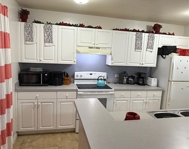 5011 Moon Lane - Photo Thumbnail 4