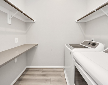 2539 Terrace Point Drive - Photo Thumbnail 16