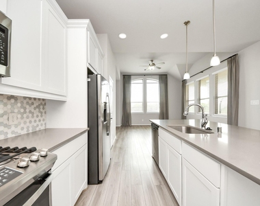 2539 Terrace Point Drive - Photo Thumbnail 12