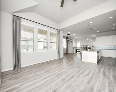 2539 Terrace Point Drive - Photo Thumbnail 9