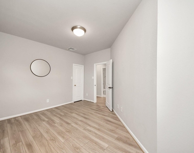 2539 Terrace Point Drive - Photo Thumbnail 30