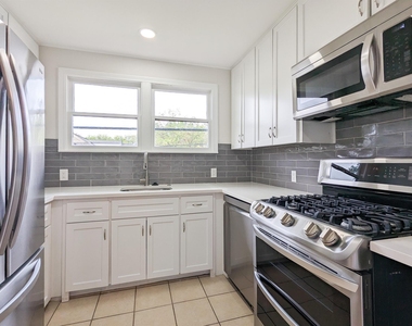 2306 Addison Road - Photo Thumbnail 3