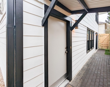 2306 Addison Road - Photo Thumbnail 6