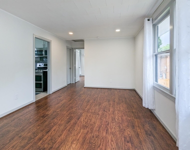 2306 Addison Road - Photo Thumbnail 11