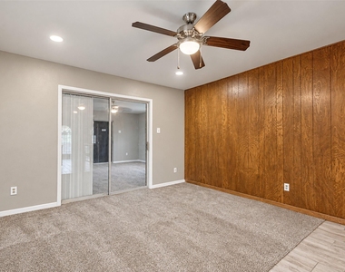4223 Oak Shadows Drive - Photo Thumbnail 7