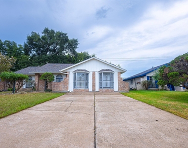 4223 Oak Shadows Drive - Photo Thumbnail 1