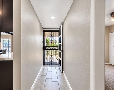 4223 Oak Shadows Drive - Photo Thumbnail 5