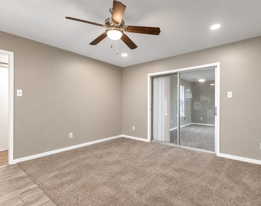 4223 Oak Shadows Drive - Photo Thumbnail 8