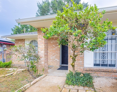 4223 Oak Shadows Drive - Photo Thumbnail 3
