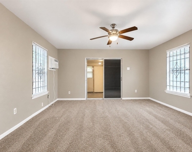 4223 Oak Shadows Drive - Photo Thumbnail 28