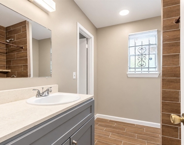 4223 Oak Shadows Drive - Photo Thumbnail 23