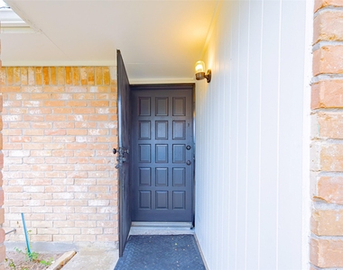 4223 Oak Shadows Drive - Photo Thumbnail 4