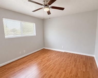 519 Branard St Street - Photo Thumbnail 6