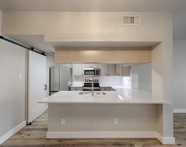 12800 Melville Drive - Photo Thumbnail 18