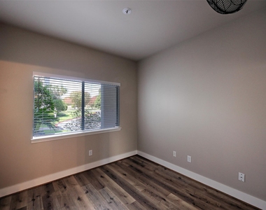 12800 Melville Drive - Photo Thumbnail 11