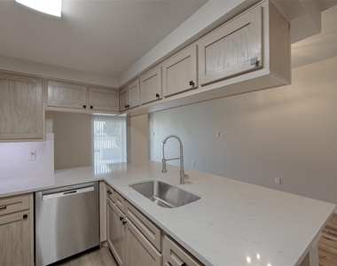 12800 Melville Drive - Photo Thumbnail 22