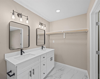 2207 Anthony Hay Lane - Photo Thumbnail 8