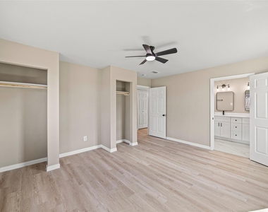 2207 Anthony Hay Lane - Photo Thumbnail 10