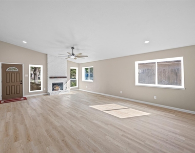 2207 Anthony Hay Lane - Photo Thumbnail 2