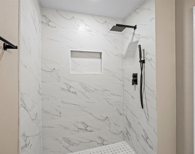 2207 Anthony Hay Lane - Photo Thumbnail 15