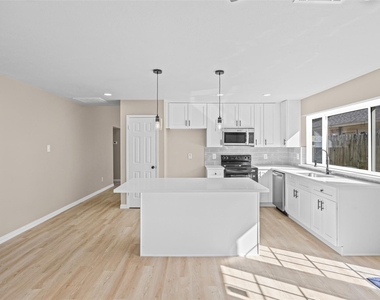 2207 Anthony Hay Lane - Photo Thumbnail 18