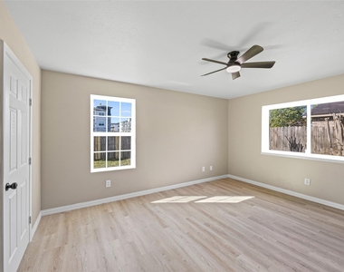 2207 Anthony Hay Lane - Photo Thumbnail 9