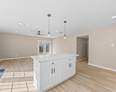 2207 Anthony Hay Lane - Photo Thumbnail 11