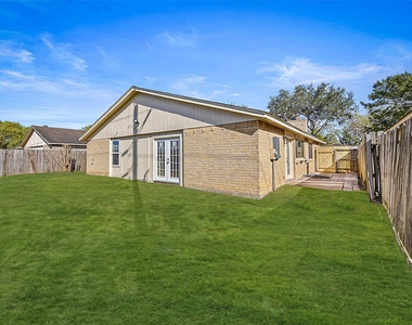 2207 Anthony Hay Lane - Photo Thumbnail 20