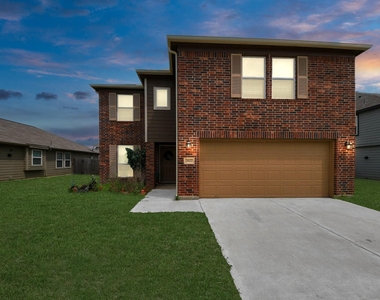 2927 Silverhorn Lane - Photo Thumbnail 4