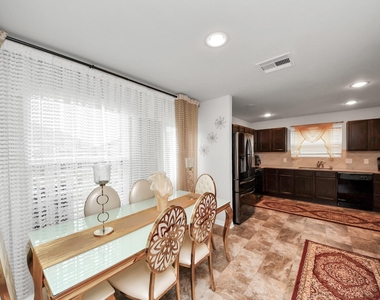 2927 Silverhorn Lane - Photo Thumbnail 16